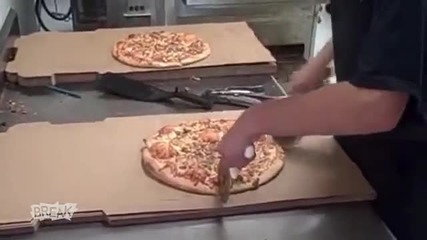 Най - бързото рязане на пица в света