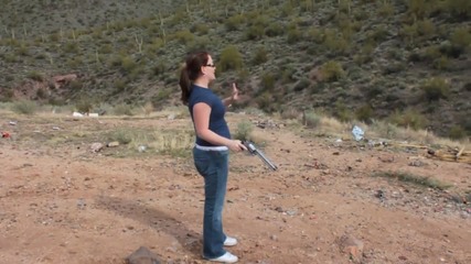 girl shoots smith and wesson 500 for the first time