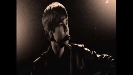 Justin Bieber {{ Bieber Fever }}