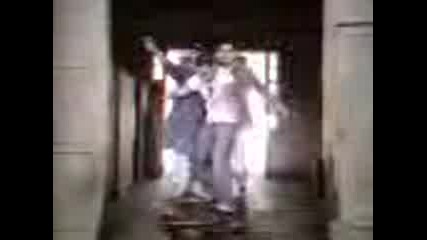 Лесли Каручка