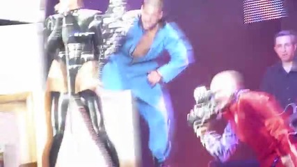 Екслкузивно! Rihanna - Rude Boy ( Live At The Last Girl On Earth Tour in Belgium ) 
