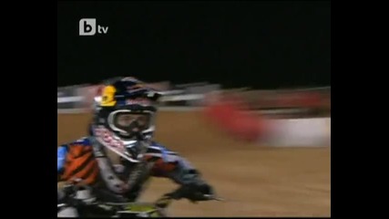 Леви Шерууд първи на "red Bull X Fighters" в Дубай