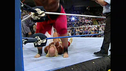 Yokozuna’s most punishing Banzai Drops