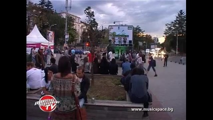 Билбордовете в София оживяха с музика за SeeMe 6