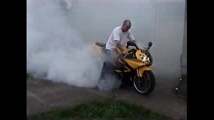 Honda Cbr 929 Rr Burn Out