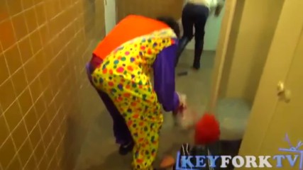 Killer Clown Girlfriend Attack Prank - Gone Wrong