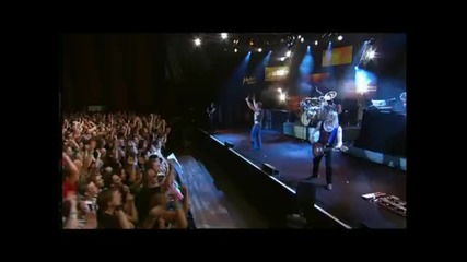 Deep Purple - Smoke On The Water (live At Montreux 2006)