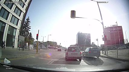 Минаване на червен светофар 25