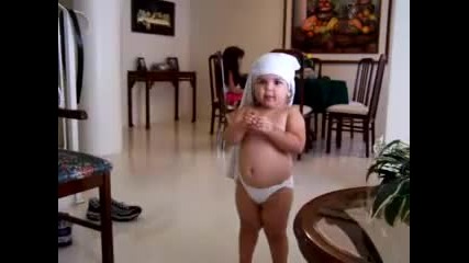 Дебело бебе танцува на "шакира"
