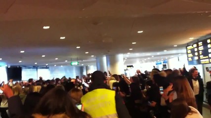 One Direction - Пристигат на летище Арланда в Стокхолм, Швеция