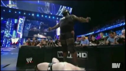 Mark Henry attacks Sheamus | Wwe Smackdown | 26.8.11