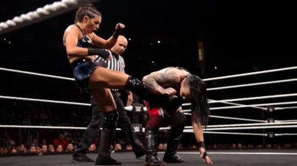 Руби Раят срещу Соня Девил: WWE 22.11.2017