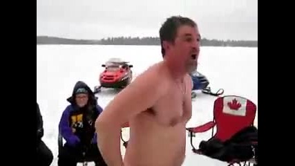 Луди Канадци под леда... 