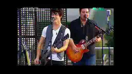 Jonas Brothers - Still In Love With You