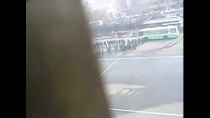 Полицаи показват супер техника срещу бунтове/протести