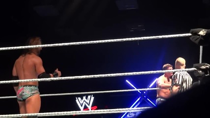 Seth Rollins challenges Cody Rhodes for the Ic Title
