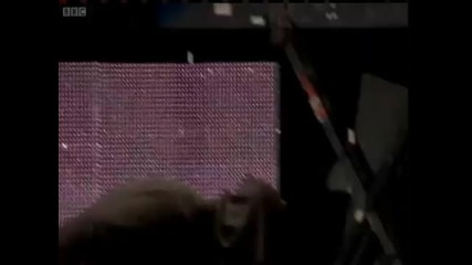 Eminem - Not Afraid Live 2010 (hq)