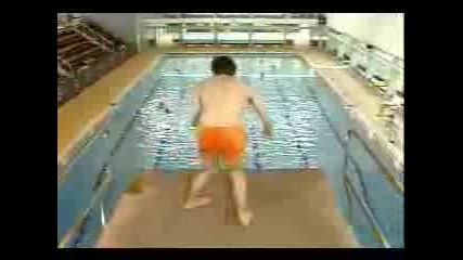 Mr. Bean goes to the swimming pool 