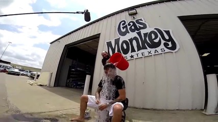 Заливат Голямата Маймуна с ледена вода - Richard Rawlings A L S Ice bucket Challenge -