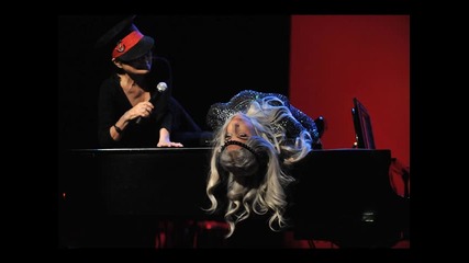 Yoko Ono ft. Lady Gaga - It's been very hard (live)