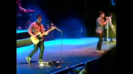 Jonas Brothers - quotstill In Love With Youquot amp quottonightquot Live at the American M 