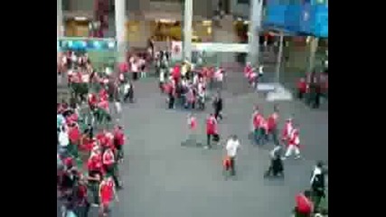 Euro 2008 - Хърватия - Австрия 1:0 Феновете на двата отбора преди мача 