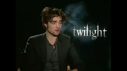 Funny Interview Moments with Robert Pattinson (2)