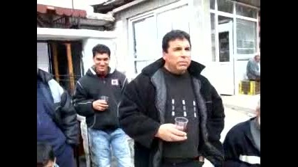 новите лозари в Кв Запад, прзнуват Трифон Зарезан - гр.перущица