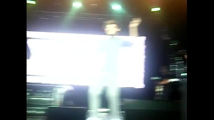 One Direction - Signature Dance Moves Sydney Concert 13/04/12