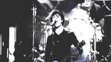 Green Day - Hearts Collide [неофициално видео] (превод)