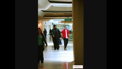Chris Brown shopping with his bodyguard