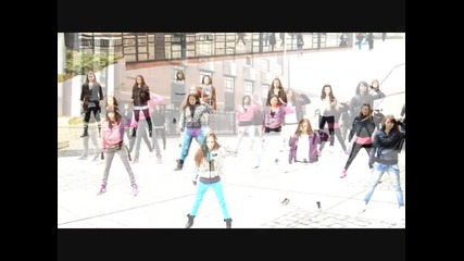 Nicki Minaj Ft. Sean Garrett - Massive Attack by The Scary Shadowzzz