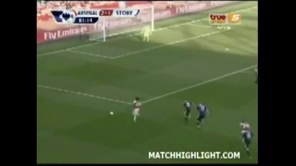 За пореден път Робин ван Перси спаси Арсенал, този път срещу Стоук Сити - 3:1