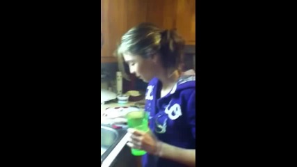 13 year old fails at cinnamon challenge