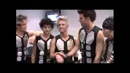 Us5 Backstage