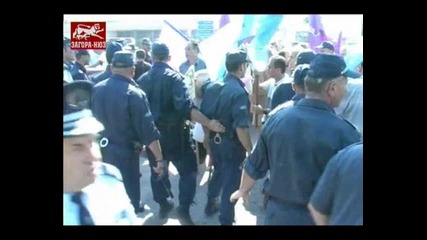 Миньори се бият с полицията 