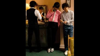 Jonas Brothers - A Little Bit Longernewfull Recording Hq.flv