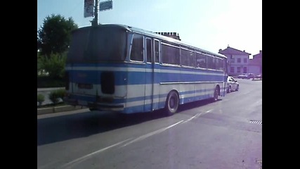 0193 Автобус Чавдар 11м4 на светофарите при автогара Търговище