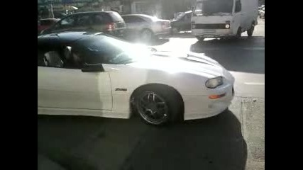 Chevrolet Camaro z28 (ето това е машина) 