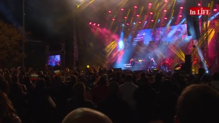 Десетки хиляди на концерта на Слави Трифонов и Ку-Ку бенд