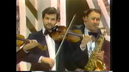 Vera Ivkovic, Andjelka Govedarevic, Ismet Krstic i Usnija Redzepova 