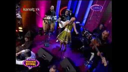 Nil Karaibrahimgil - Ne Garip Adam
