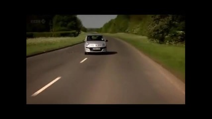 Jeremy Clarkson almost runs over some ducks