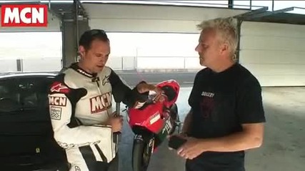 Ducati Desmosedici vs Ferrari 430 Scuderia 