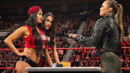 Ronda Rousey and Nikki Bella sign their WWE Evolution contract: Wal3ooha, 25 October, 2018