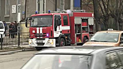 Семейство се спаси по чудо от горяща къща в Русе