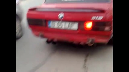 На кой не му харесва това..?red Laf E30 V8 new exhaust M3 Style 