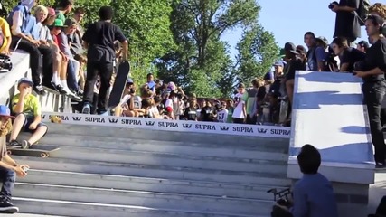 Skateboarding Supra team 9 stairs
