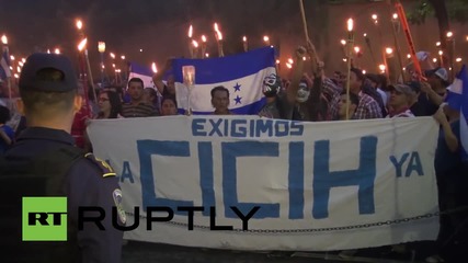 Honduras: Thousands at torch-lit anti-corruption march call for officials to resign