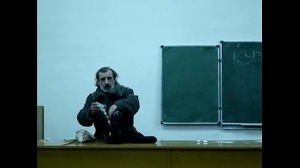 Руски учител пие по време на лекция